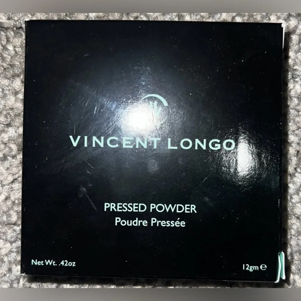 $5 VINCENT LONGO Compact Powder. Discontinued. $5 WHEN BUNDLED WITH 3 OR MORE IT
